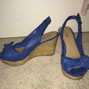 Blue open toe wedges